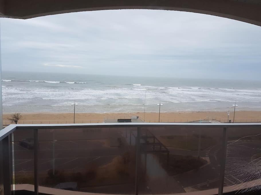 Jean De Mont, Superbe Balcon Face *